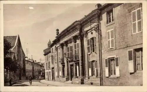 Ak Verdun Meuse, St. Sauveur Street mit St. Catherine's Hospice und Girl's College