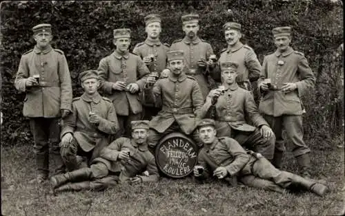Foto Ak Deutsche Soldaten in Uniformen, Flandern Feldzug 1914/1915