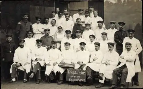 Foto Ak Deutsche Soldaten in Uniformen, Kriegsjahr 1914-1916, Baden-Baden