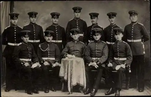 Foto Ak Deutsche Soldaten in Uniformen, Gruppenbild, Kaiserzeit