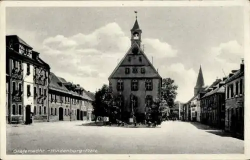 Ak Grafenwöhr in der Oberpfalz Bayern, Hindenburgplatz, Denkmal, Gasthof Post