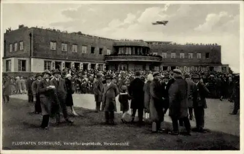 Ak Dortmund im Ruhrgebiet, Flughafen, Publikum, Verwaltungsgebäude