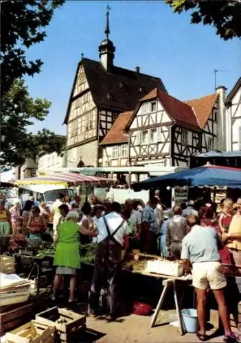 Ak Oberursel im Taunus Hessen, Markt, Marktstände, Fachwerkhäuser, Passanten