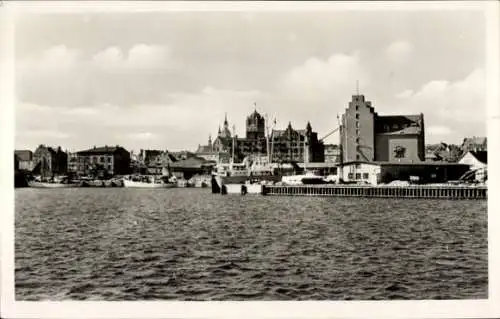 Ak Stralsund in Vorpommern, Hafen, Schiffe