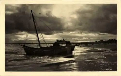 Ak Ostseebad Ahlbeck Heringsdorf auf Usedom, Auf zum Fischfang, Boot