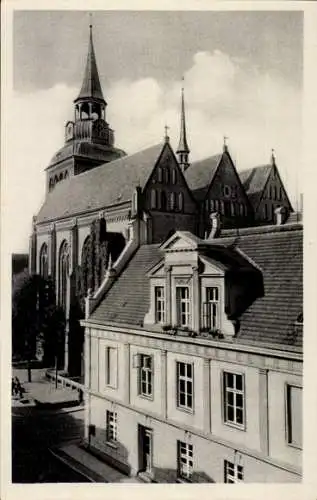 Ak Güstrow in Mecklenburg, Rathaus, Pfarrkirche
