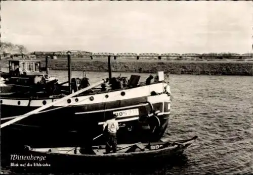 Ak Wittenberge in der Prignitz, Blick auf die Elbbrücke, Kutter DO 5 221