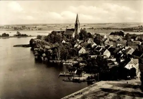 Ak Röbel an der Müritz, Teilansicht, Kirche