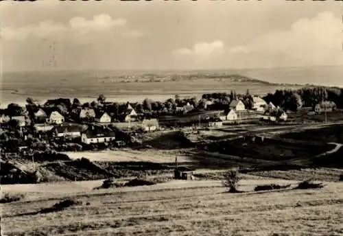 Ak Kloster Insel Hiddensee, Gesamtansicht, im Hintergrund Vitte