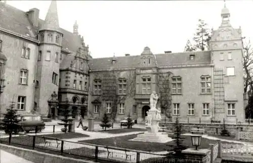 Foto Ak Boitzenburg, Schloss, Statue