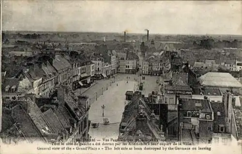 Ak Douai Nord, vue Panoramique de la Grand'Place, cote de gauche detruit par les Allemands