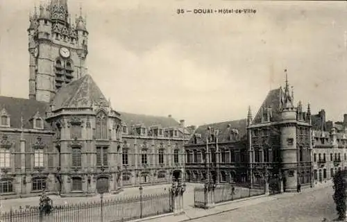 Ak Douai Nord, Rathaus