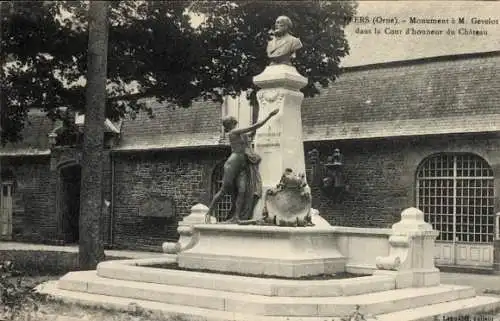 Ak Flers Orne, M. Gevelot Denkmal