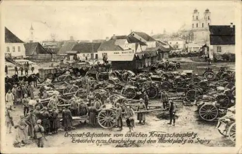 Ak Sejny Polen, Marktplatz, Erbeutete russische Geschütze, Soldaten