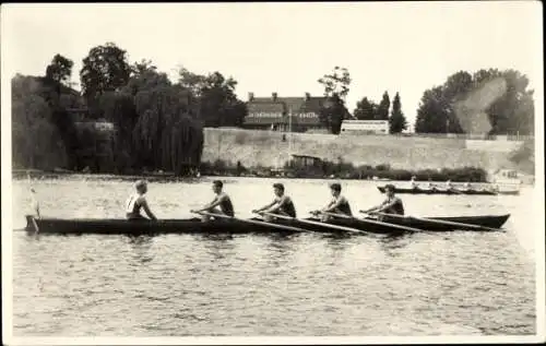 Foto Ak Ruderer, Sieger der Heinrich von Kleist-Schule 1955