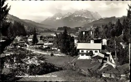 Ak Fieberbrunn in Tirol, Gesamtansicht gegen Wilden Kaiser