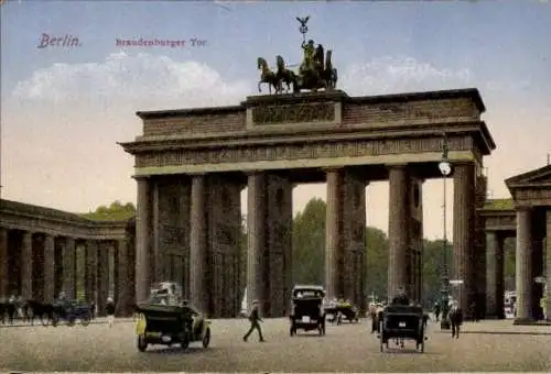 Ak Berlin Mitte, Brandenburger Tor, Kutschen