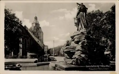 Ak Gorzów Wielkopolski Landsberg an der Warthe Ostbrandenburg, Pauckschbrunnen
