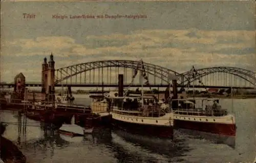 Ak Sowjetsk Tilsit Ostpreußen, Königin Luise Brücke mit Dampfer Anlegeplatz