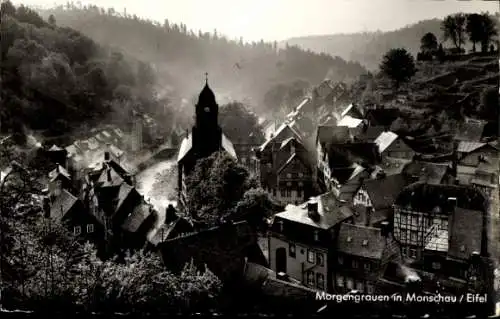 Ak Monschau Montjoie in der Eifel, Teilansicht im Morgengrauen