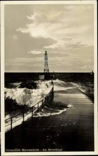 Ak Ostseebad Warnemünde Rostock, Molenkopf, Wellen