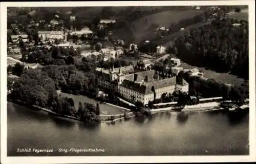 Ak Tegernsee in Oberbayern, Schloss, Fliegeraufnahme