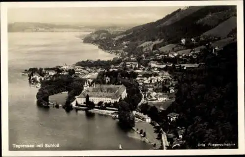 Ak Tegernsee Bayrische Alpen, Fliegeraufnahme, Schloss