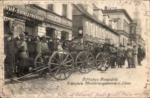 Ak Liepaja Libau Lettland, Erbeutete Maschinengewehre, Soldaten, I. WK