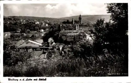 Ak Weilburg im Lahntal, Blick auf den Ort mit Umgebung und Schloss