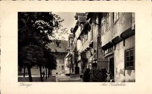 Ak Lemgo in Nordrhein Westfalen, Partie am Kirchplatz, Kind an Tür