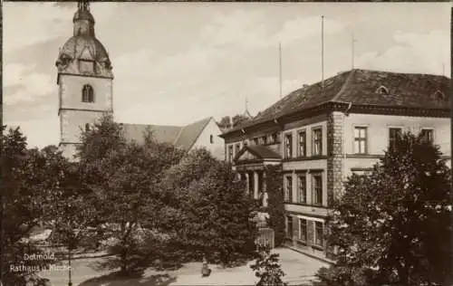 Ak Detmold in Nordrhein Westfalen, Rathaus und Kirche