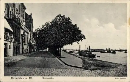 Ak Emmerich am Niederrhein, Anlegebrücke, Schiffe