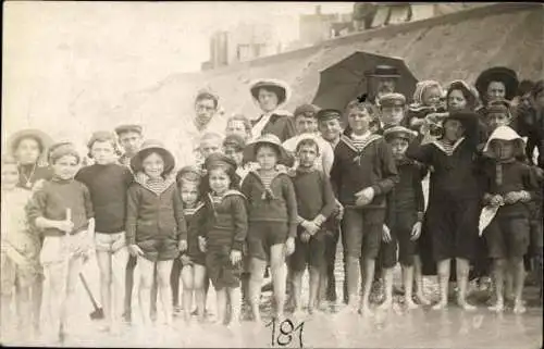 8 alte Ak Strandleben, Portraits, diverse Ansichten