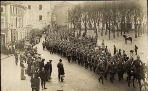 Foto Ak Einzug der deutschen Soldaten, Kaiserzeit, I. WK