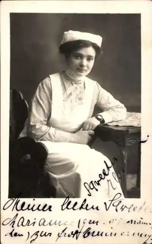 Foto Ak Deutsches Rotes Kreuz, Krankenschwester, Jahr 1915