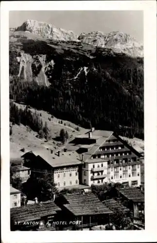 Ak St. Anton Tirol, Blick auf das Hotel zur Post, Berge