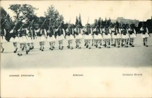 Ak Athen Griechenland, Soldats grecs, Griechische Soldaten mit Gewehren, Traditionelle Röcke