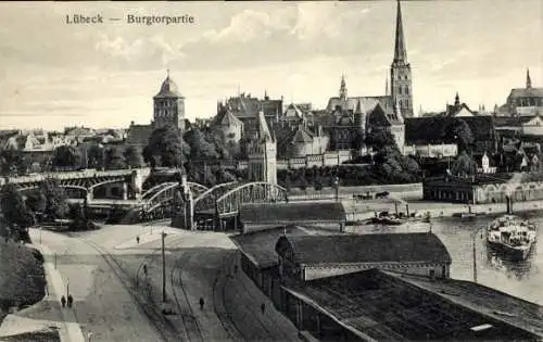 Ak Lübeck in Schleswig Holstein, Burgtor Panorama, Brücke, Kirche