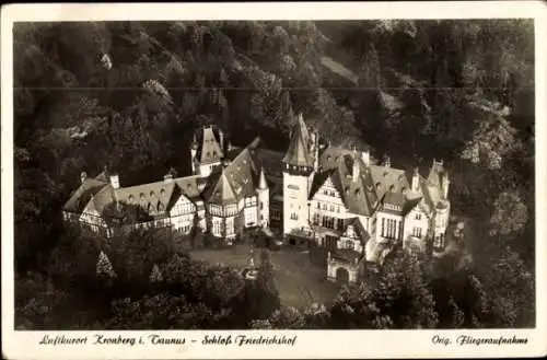 Ak Kronberg im Taunus Hessen, Schloss Friedrichshof, Gesamtansicht, Fliegeraufnahme, Wald
