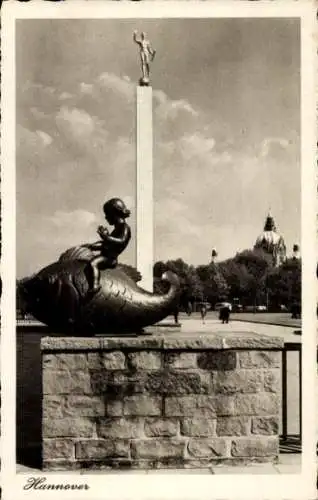 Ak Hannover in Niedersachsen, Teilansicht, Statue, Fisch, Mädchen