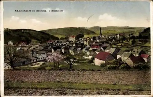 Ak Kempenich in der Eifel, Totalansicht, Brohltal