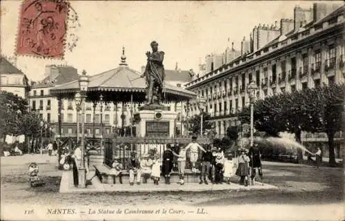 Ak Nantes Loire Atlantique, La Statue de Cambronne et le Cours