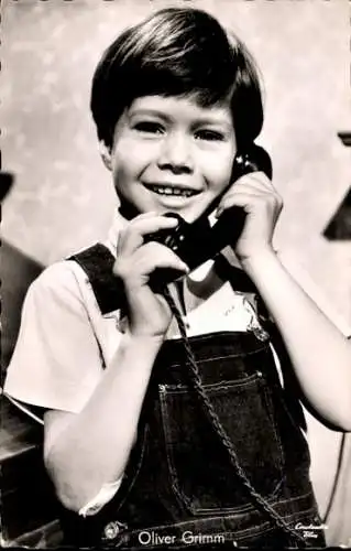 Ak Schauspieler Oliver Grimm, Portrait, Autogramm, Filmszene Wenn der Vater mit dem Sohne, Telefon