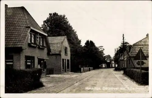 Ak Makkinga Friesland Niederlande, Dorfstraße mt Villa Nove