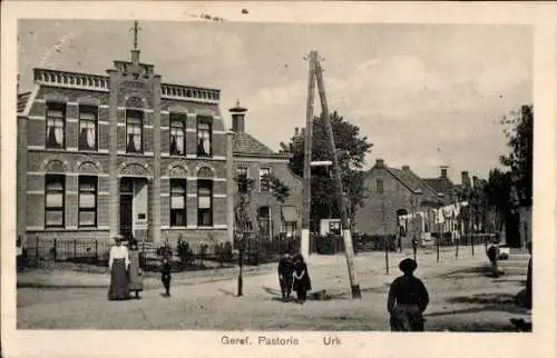 Ak Urk Flevoland Niederlande, Geref. Pfarrhaus