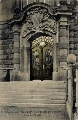 Ak Dresden Strehlen, Königliches Friedrich August Seminar, Eingang