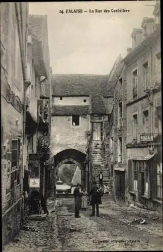 Ak Falaise Calvados, La Rue des Cordelliers