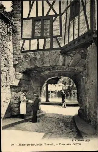 Ak Mantes la Jolie Yvelines, Porte aux Pretres