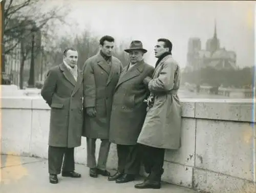 Foto Paris, Boxer Bubi Scholz und weitere Männer