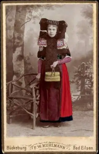CdV Bückeburg, Frau in Volkstracht